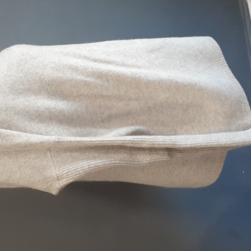 Casmear  sweater size…L - Picture 6 of 15